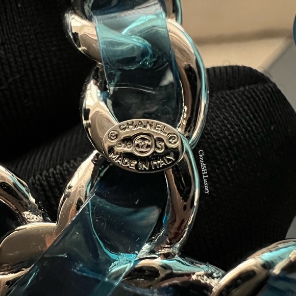 Authentic Chanel CC Logo Runway Blue PVC Belt  Sz.80 - New - Picture 7 of 10